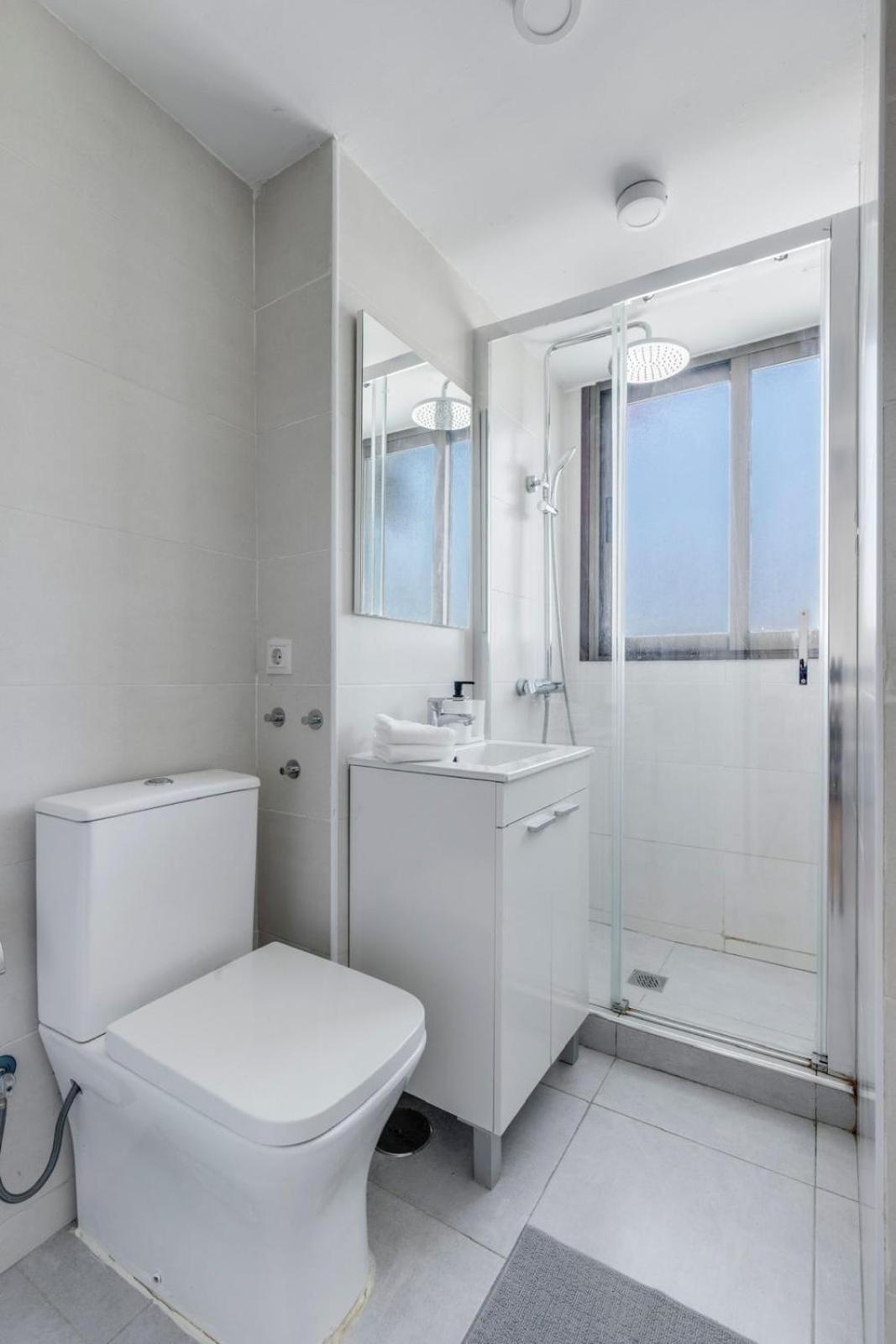 Nogalera Rainbow 2-Bedroom Apartment, Pool And Parking By Namaste Elite Torremolinos Exterior foto
