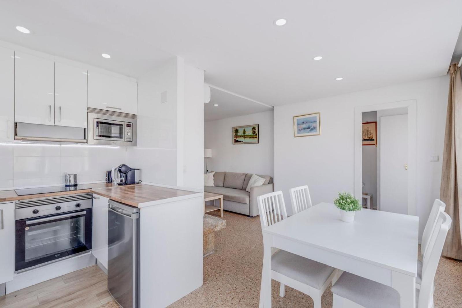 Nogalera Rainbow 2-Bedroom Apartment, Pool And Parking By Namaste Elite Torremolinos Exterior foto